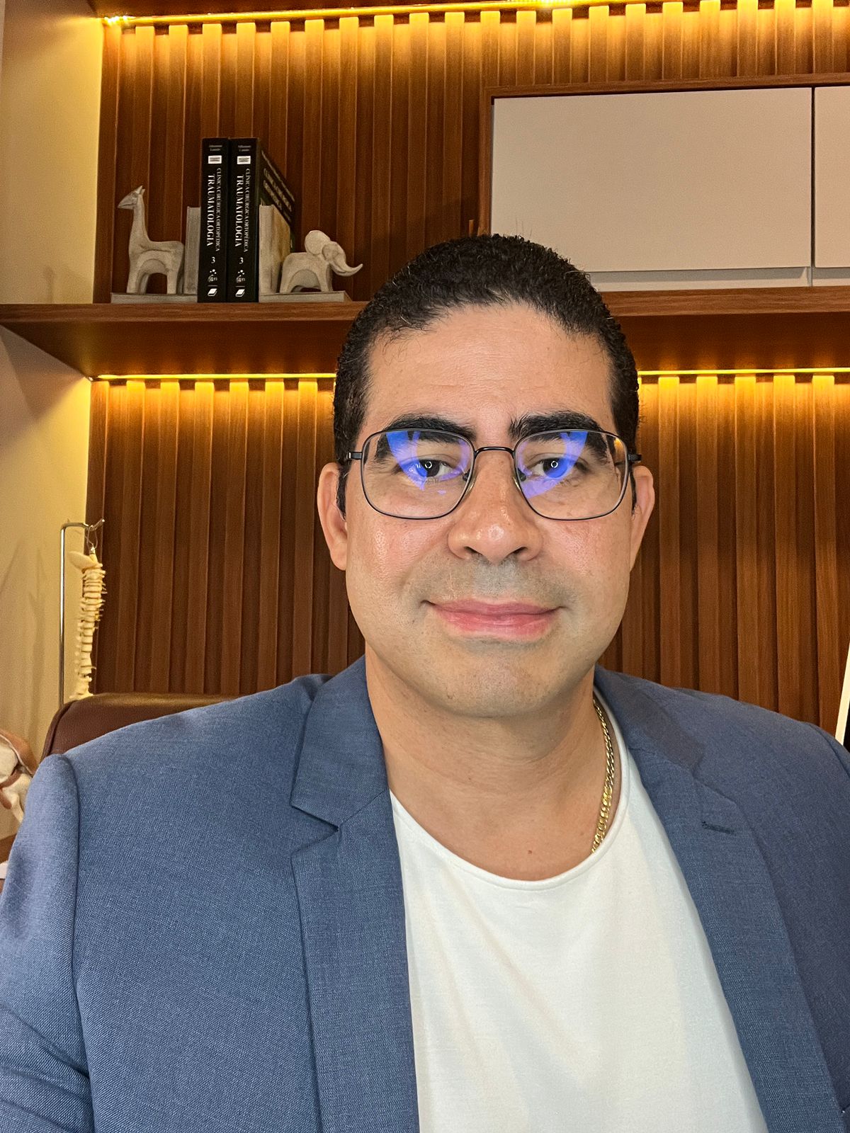Dr. Leandro Maciel Pereira — Ortopedista especialista em Medicina Regenerativa